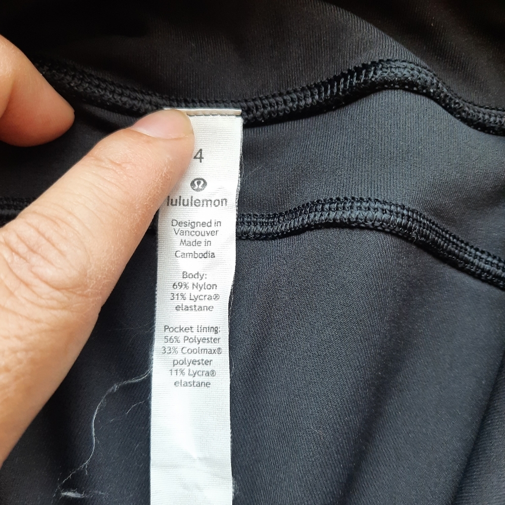 Lululemon track & train black short size "4" - Picture 7 of 14